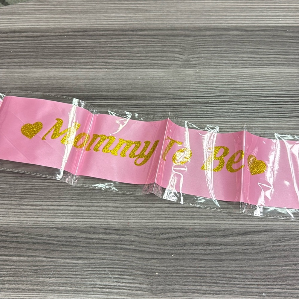 Pink and gold Mommy To Be sash new in excellent condition excellent condition